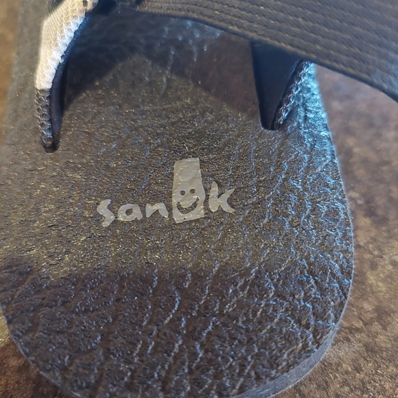 SANUK NWOT Toddler flip Flops Strappy Sandals size 8-9 - Picture 4 of 7